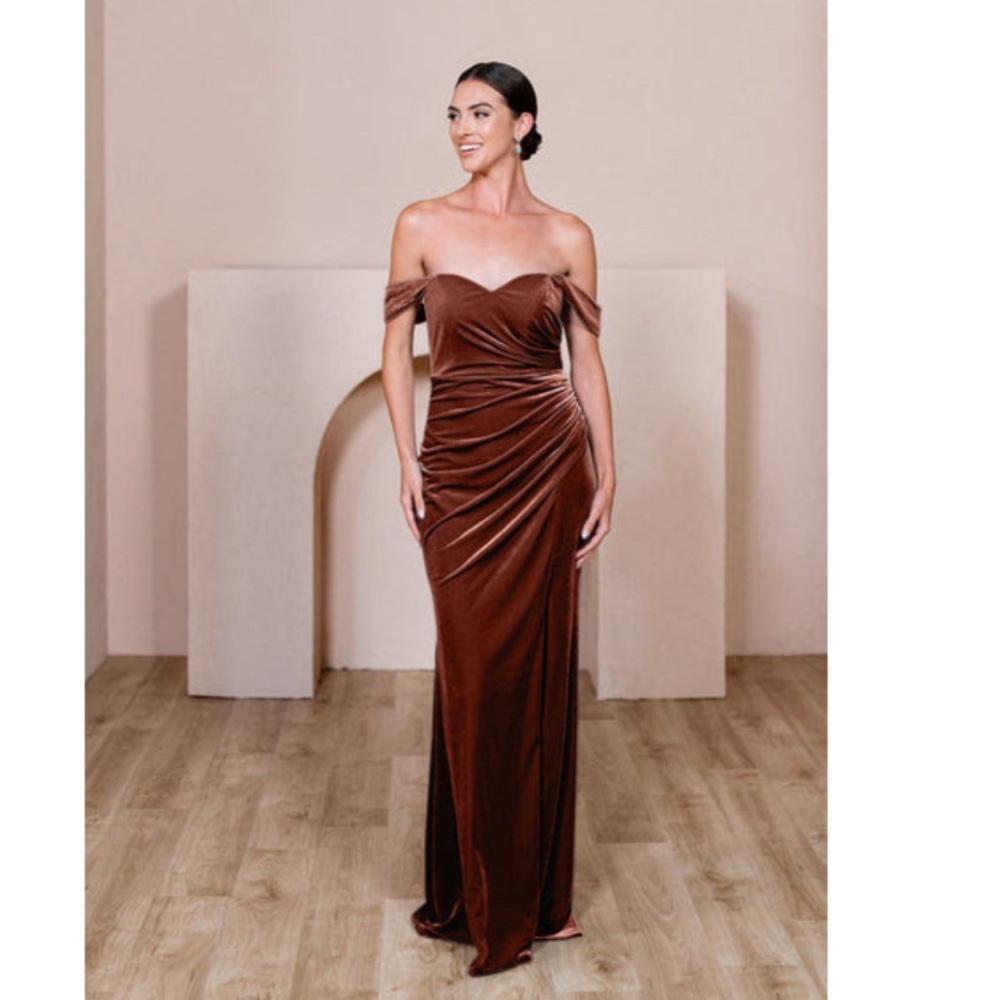 Revelry Velvet Gown Color Terracotta Size 6